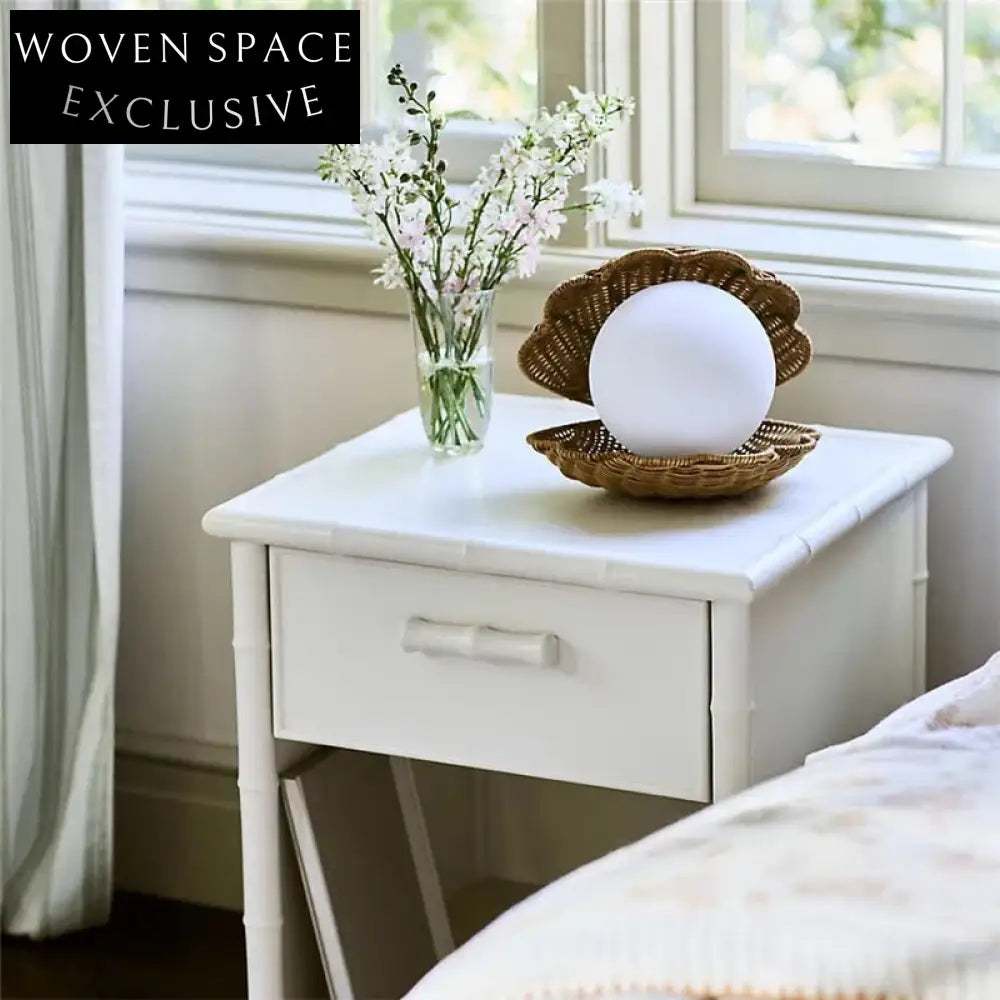 Elegant Nordic LED Glass Pearl Table Lamp for Bedside and Sofa Corner