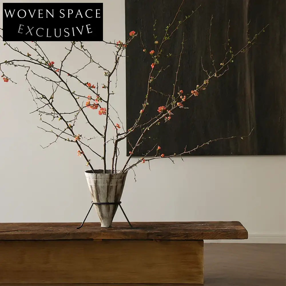 Elegant Nordic Metal Floor Vase for Modern Home Decor and Artistic Display