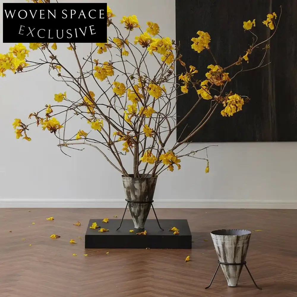 Elegant Nordic Metal Floor Vase for Modern Home Decor and Artistic Display