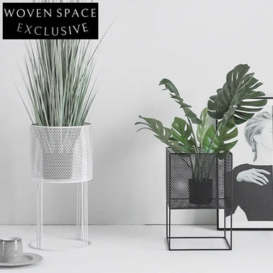 Elegant Nordic Metal Flower Shelf Display Stand for Living Room