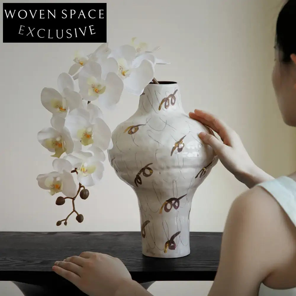 Elegant Nordic Modern Ceramic Tabletop Flower Vase for Home Wedding Decor