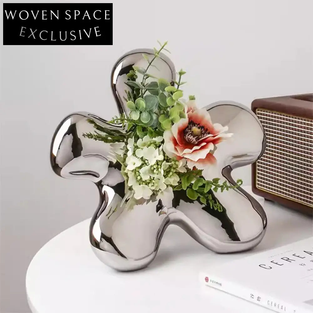 Elegant Nordic Star Ceramic Art Decorative Vase for Modern Homes
