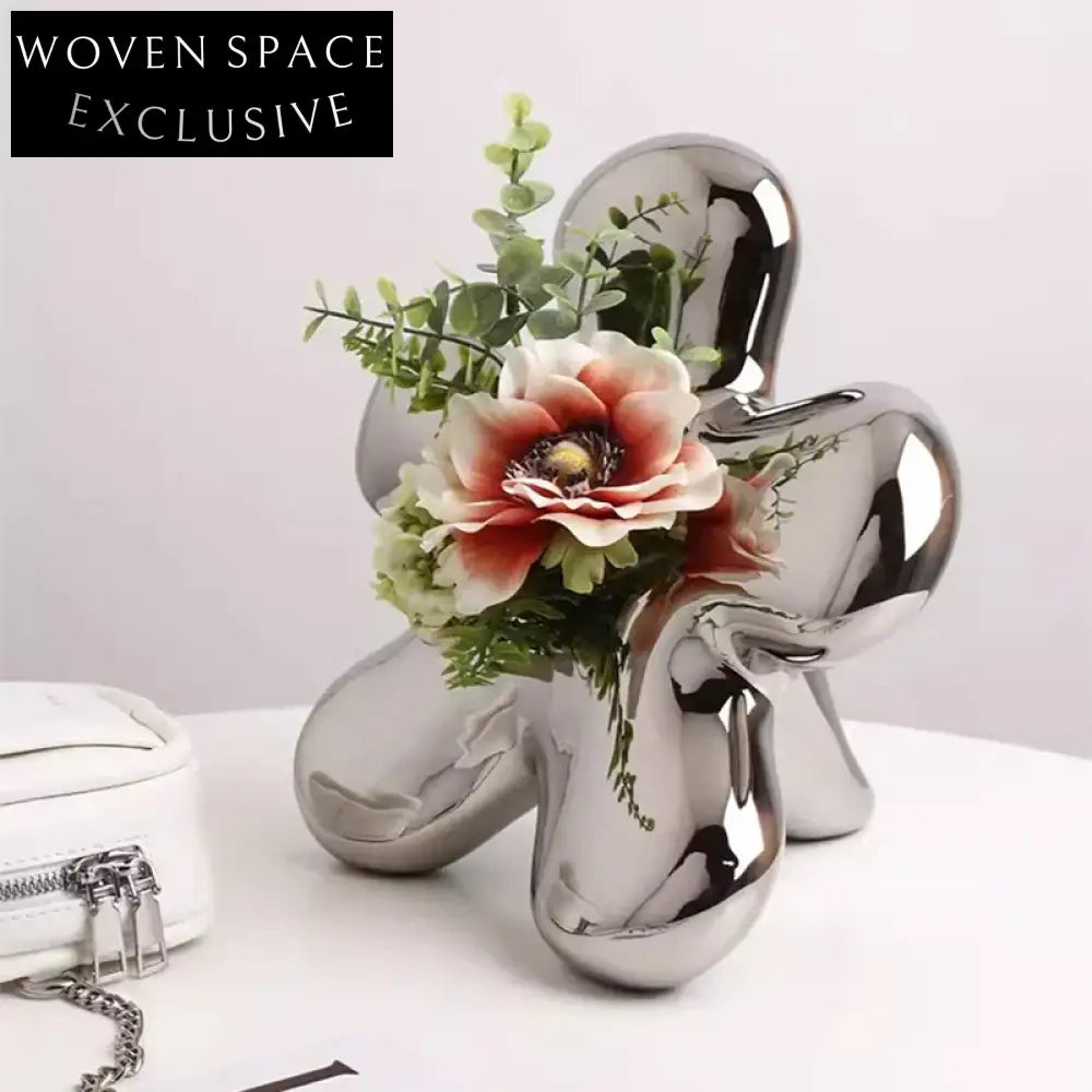 Elegant Nordic Star Ceramic Art Decorative Vase for Modern Homes