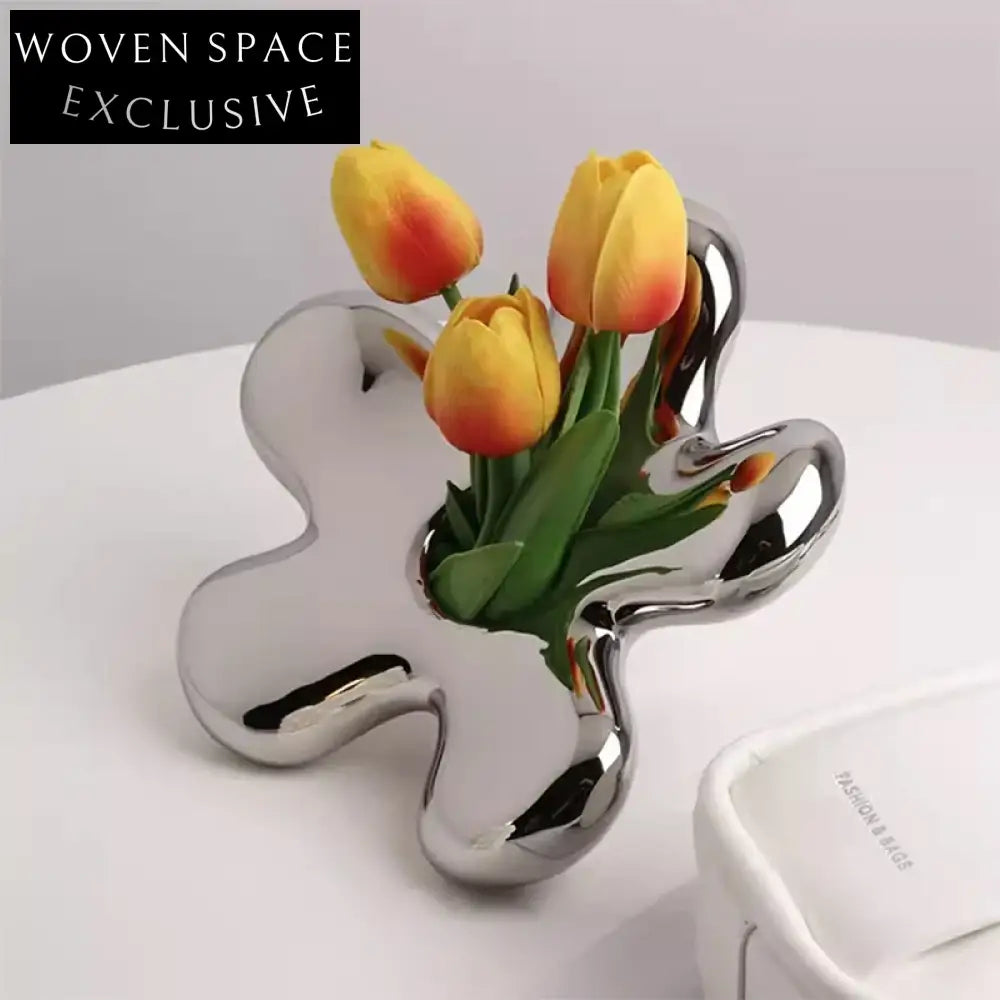 Elegant Nordic Star Ceramic Art Decorative Vase for Modern Homes