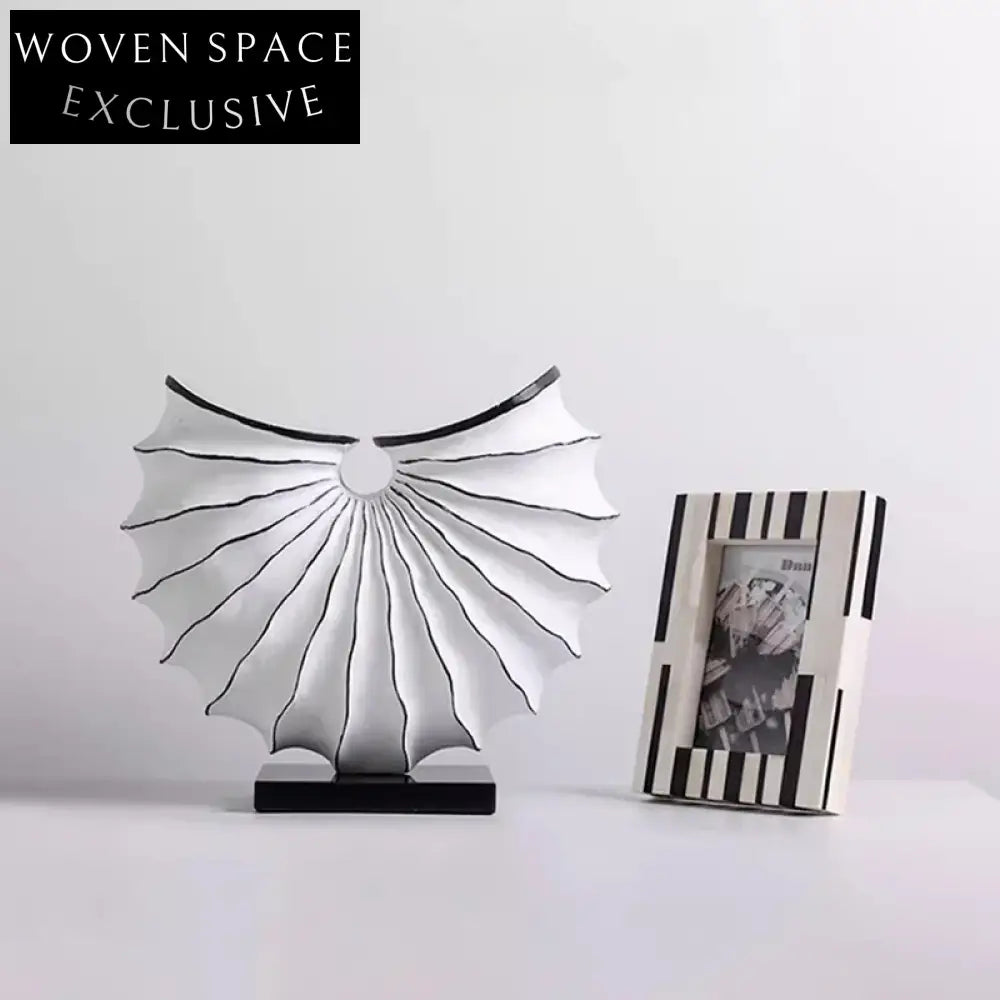 Elegant Resin Conch Shell Sculpture for Modern Home Console Table Decor