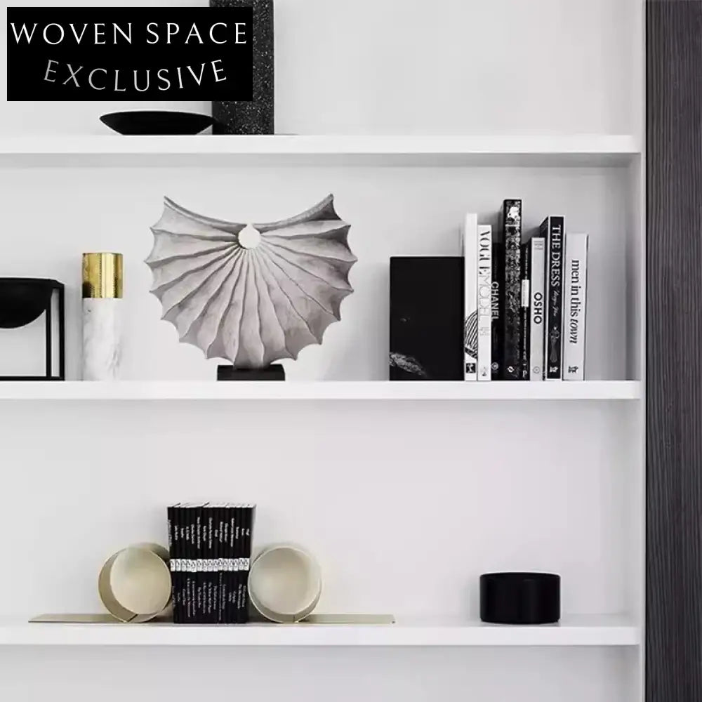 Elegant Resin Conch Shell Sculpture for Modern Home Console Table Decor