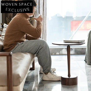 Elegant Retro Solid Wood Round End Table for Living Room