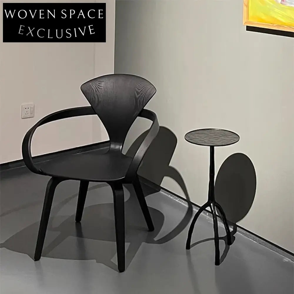 Elegant Walnut Solid Wood Arm Dining Chair for Restaurant and Home Use