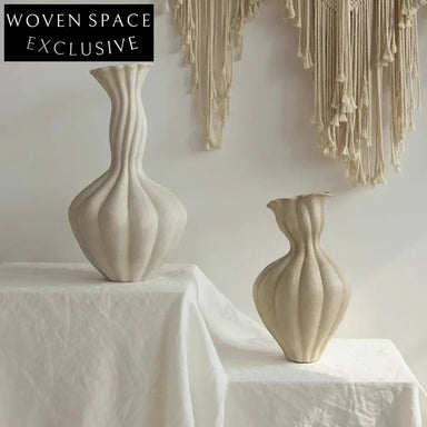 Elegant White Ceramic Porcelain Tabletop Vase for Modern Home Decor Centerpiece