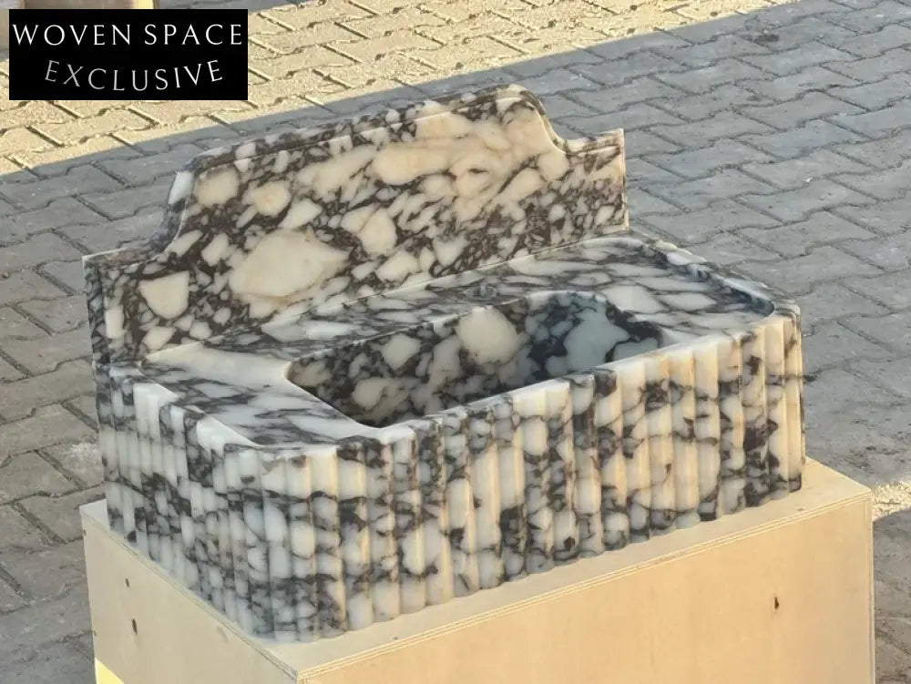 Elodie Calacatta viola backsplash marble sink