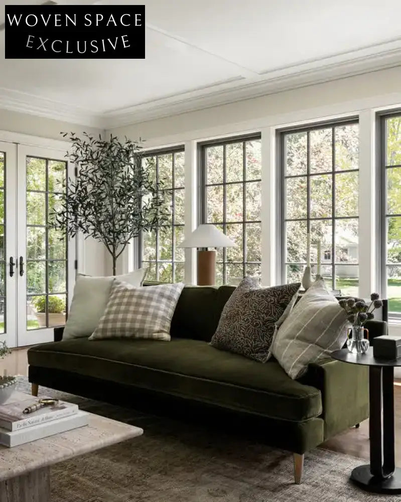 Modern Emerald Green Velvet 3-Seater Sofa: Luxurious Living Room Couch