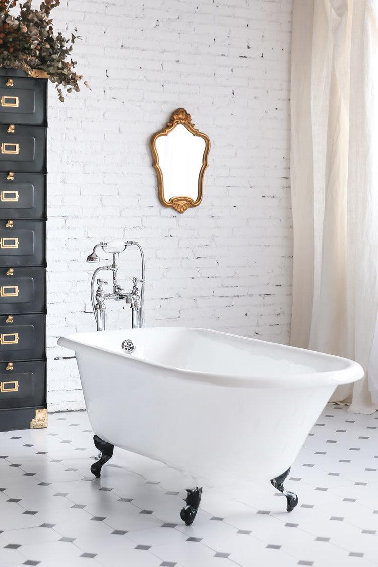 Pennelope Glazed Cast Iron Chaise Longue Bathtub
