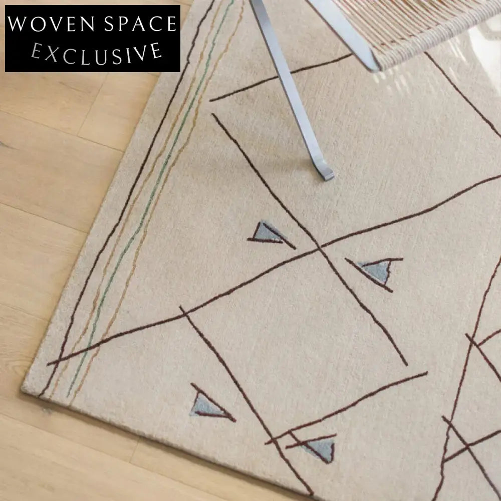 Handmade Retro White Irregular Shape Polyester Area Floor Rug