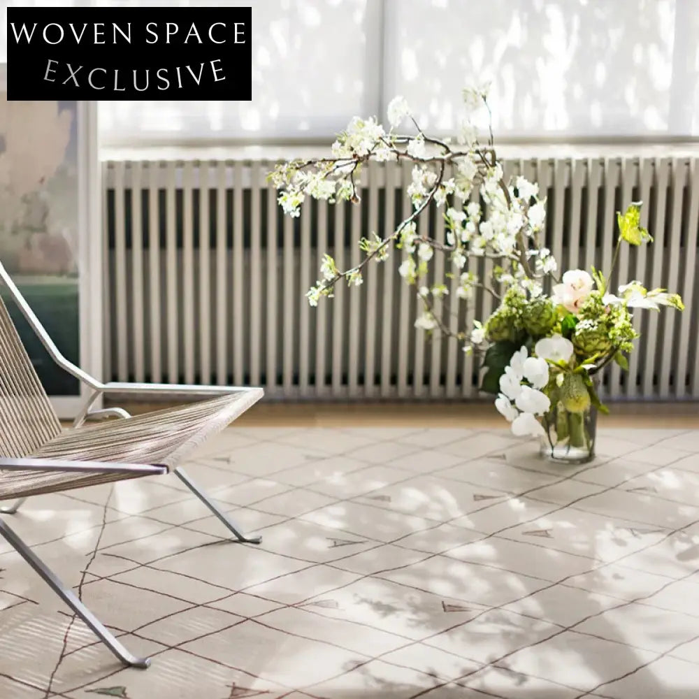 Handmade Retro White Irregular Shape Polyester Area Floor Rug