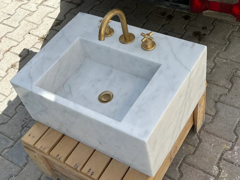 Paméla Carrara Marble Wash Basin