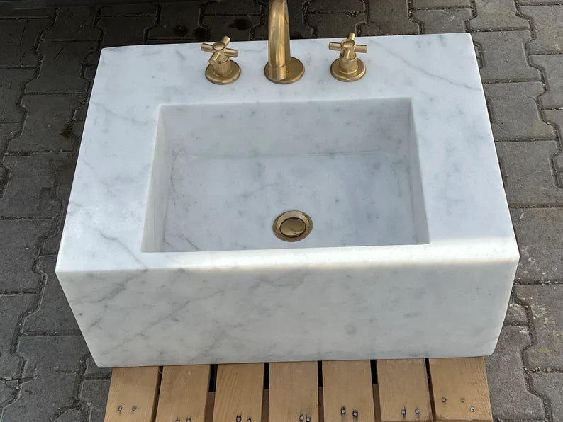 Paméla Carrara Marble Wash Basin