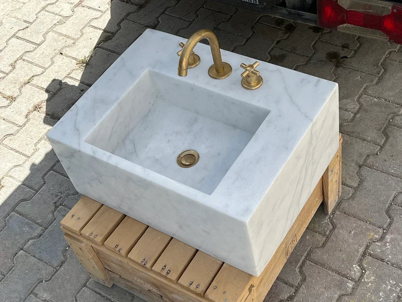 Paméla Carrara Marble Wash Basin