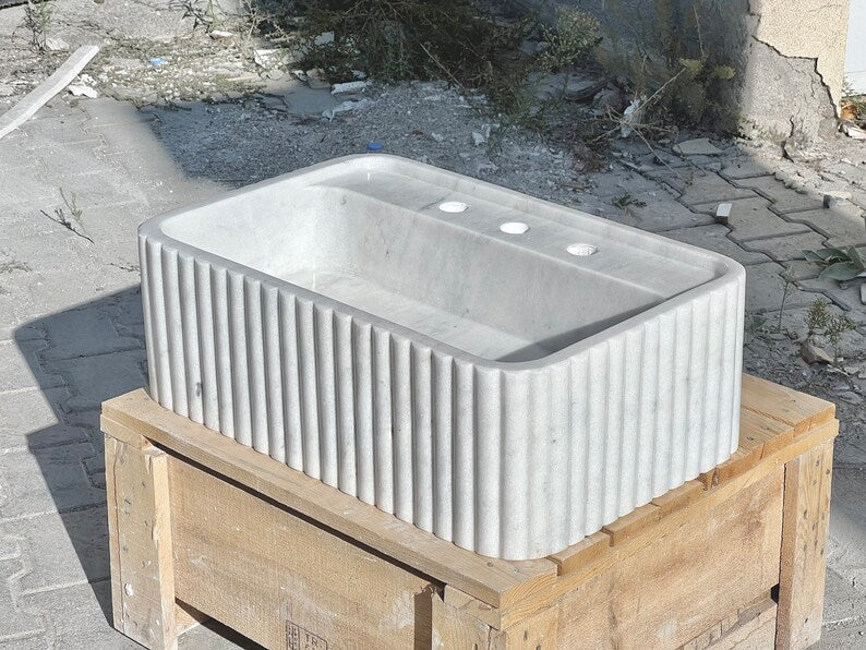 Seraffinu Carrara Marble Sink with Ribbed Sides