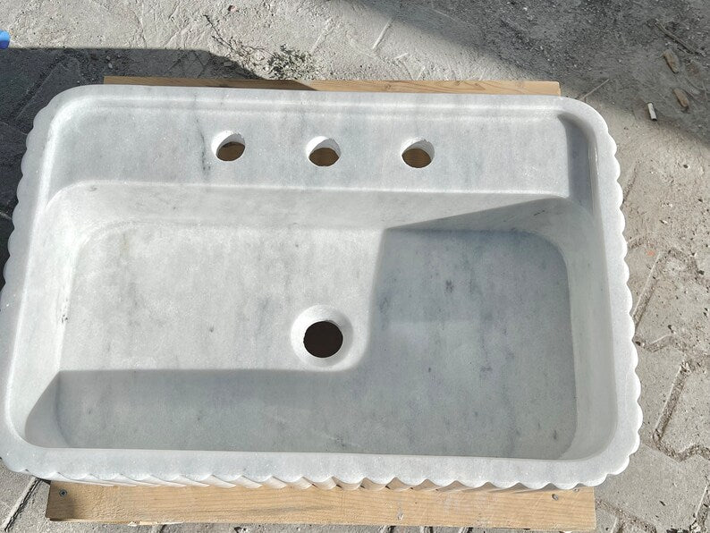 Seraffinu Carrara Marble Sink with Ribbed Sides