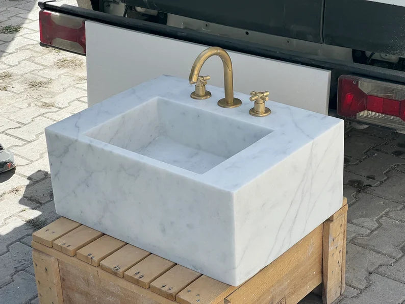 Paméla Carrara Marble Wash Basin