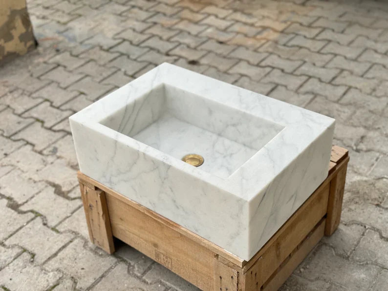 Minerve Carrara Marble Sink with Ribbed Sides