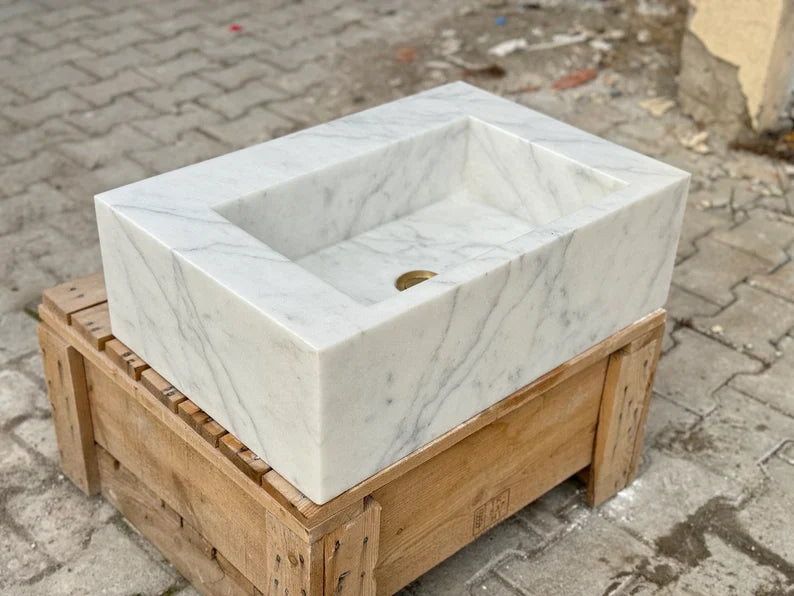 Minerve Carrara Marble Sink with Ribbed Sides