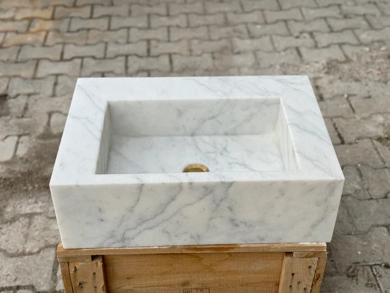 Minerve Carrara Marble Sink with Ribbed Sides