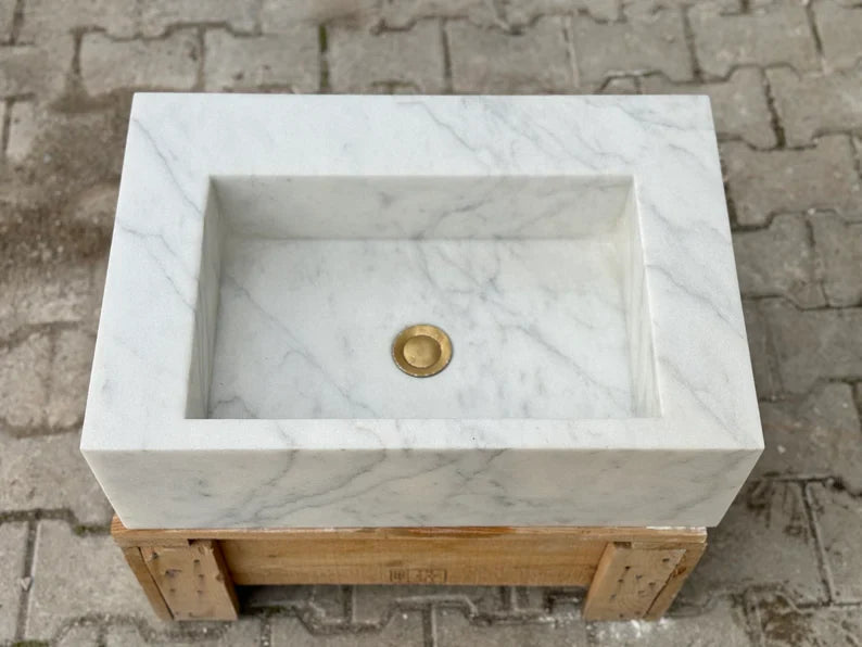 Minerve Carrara Marble Sink with Ribbed Sides