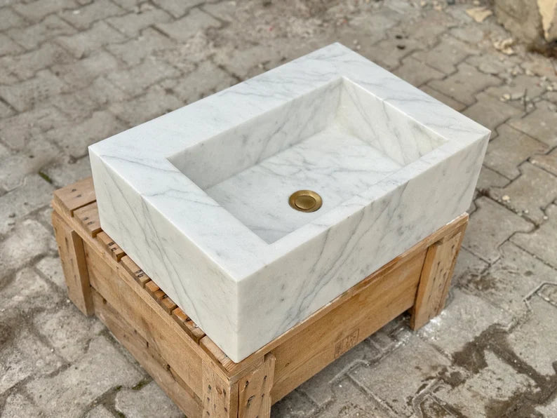 Minerve Carrara Marble Sink with Ribbed Sides