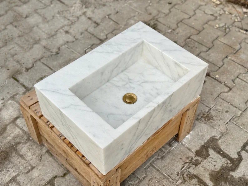 Minerve Carrara Marble Sink with Ribbed Sides