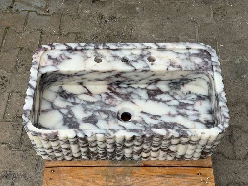 Luka Calacatta Viola ribbed marble sink