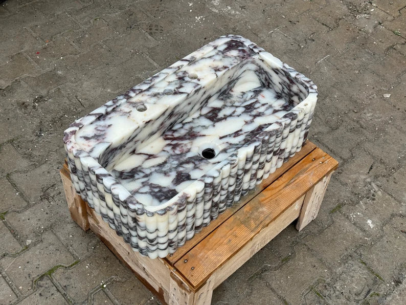 Luka Calacatta Viola ribbed marble sink
