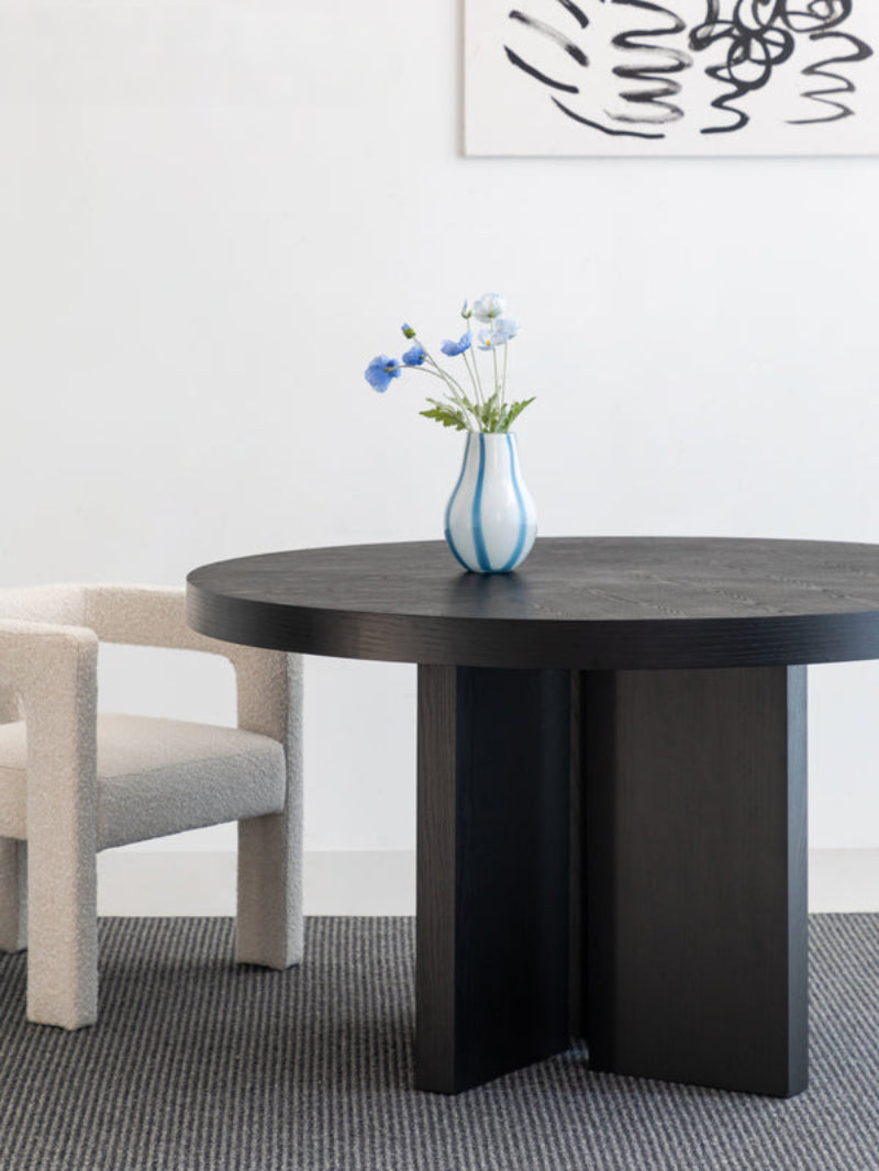 Furnishing Round Dining Table