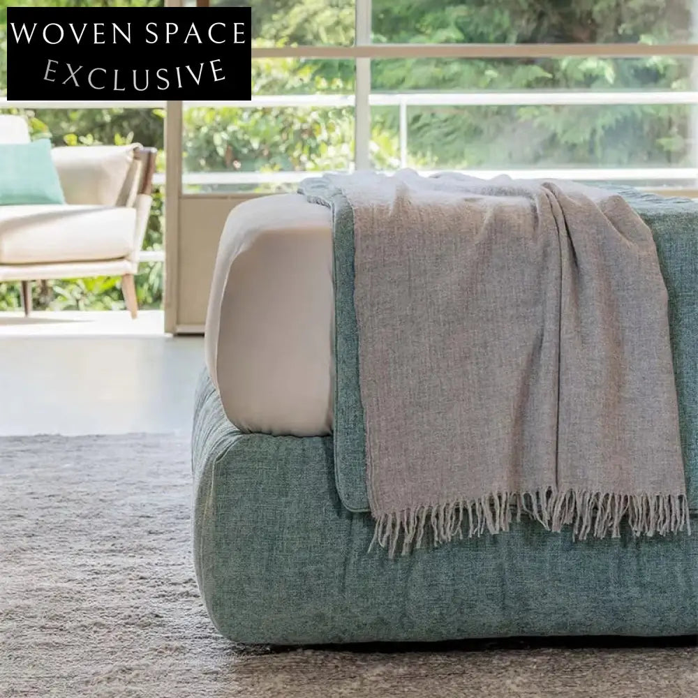 Italian Luxury King Size Solid Wood Linen Fabric Modern Bed