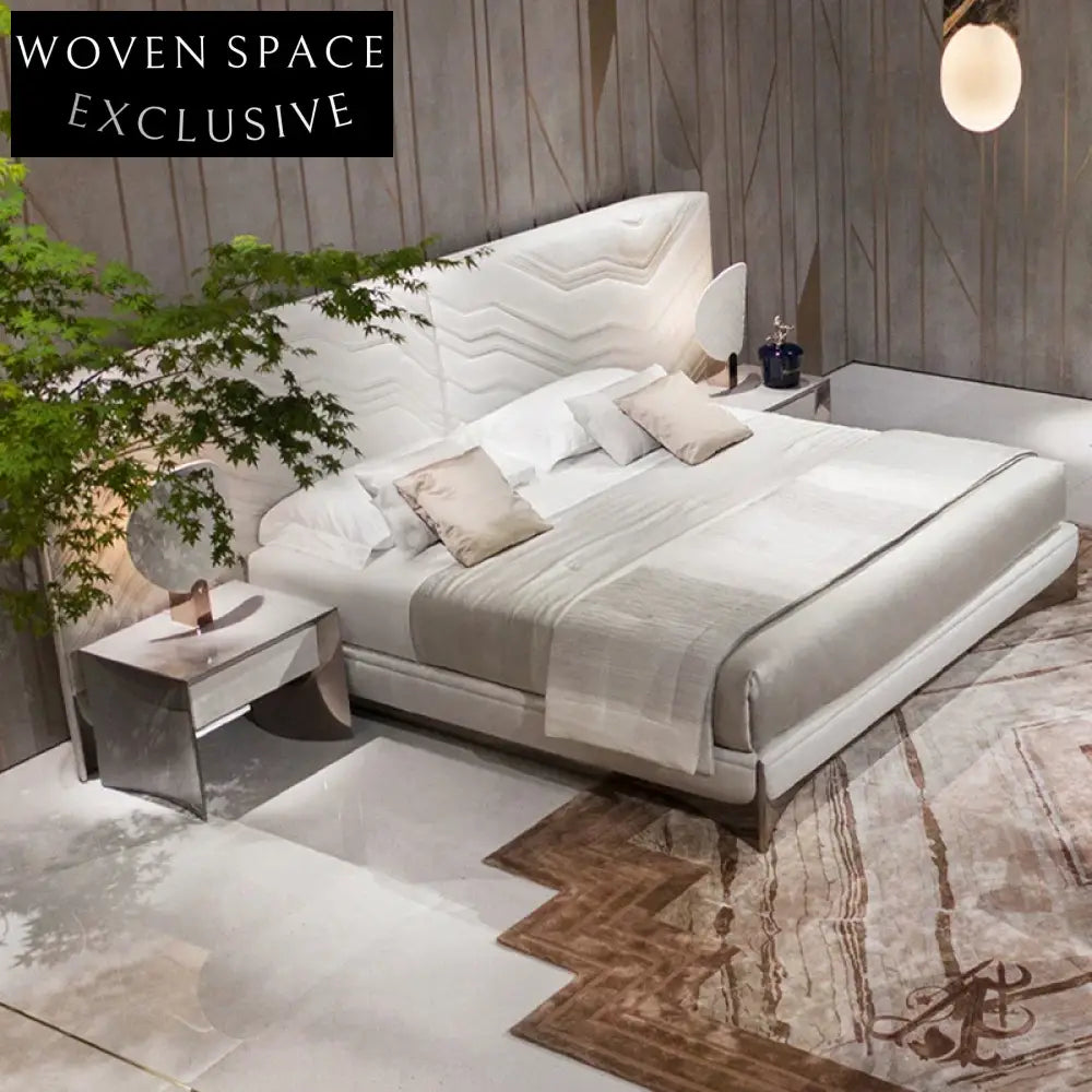 Italian Luxury Upholstered King Size Bed for Master Bedroom Villas