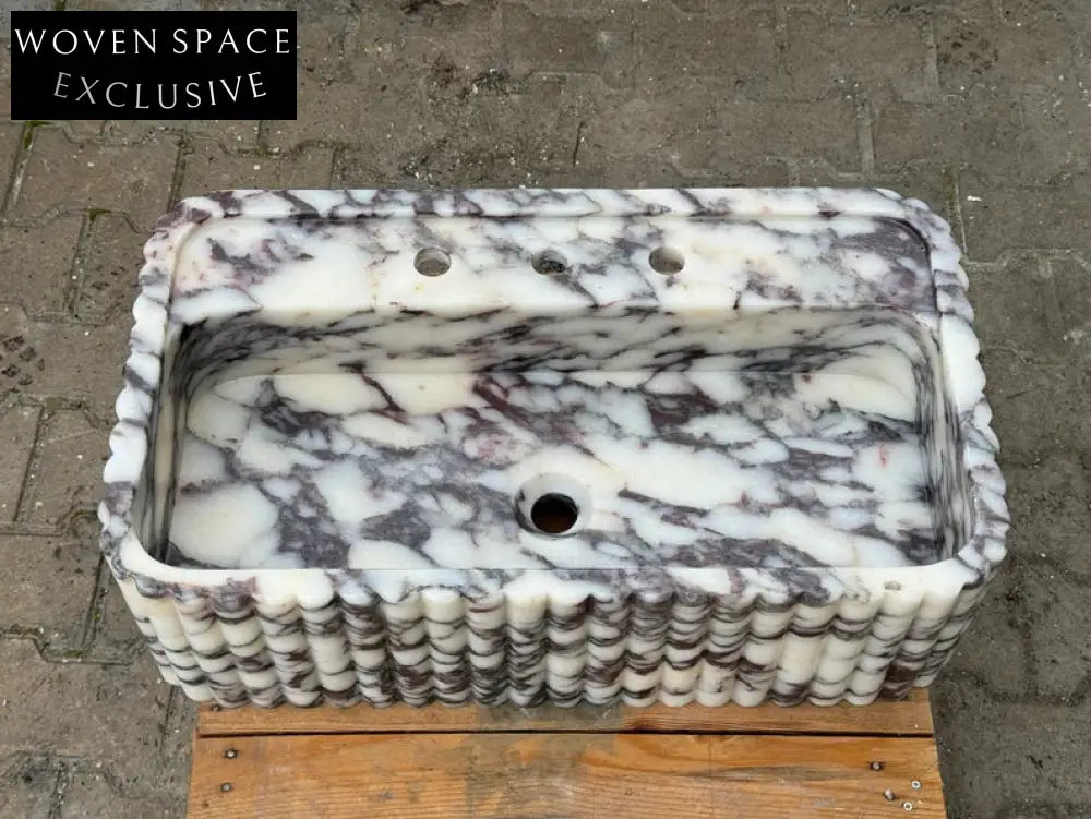 Luka Calacatta Viola ribbed marble sink