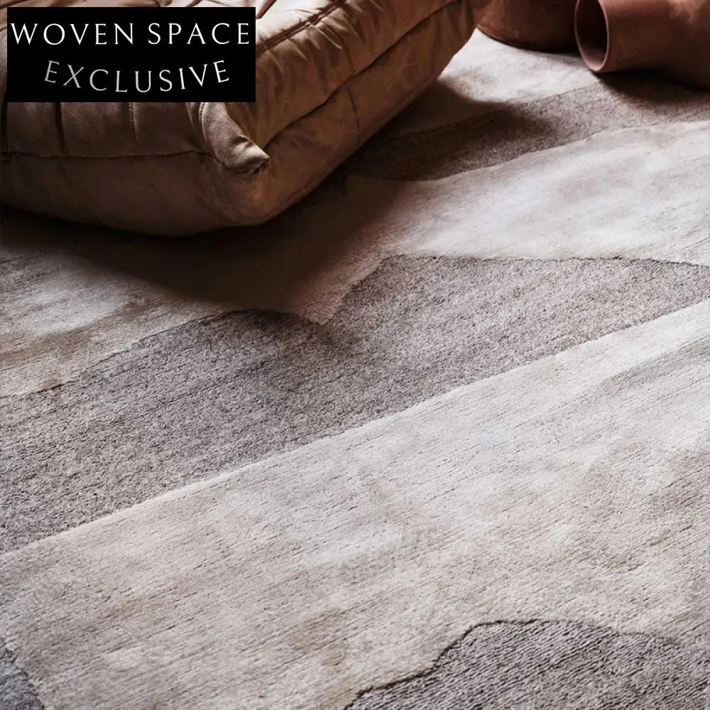 Luxurious American Retro Abstract Polyester Custom Area Rug for Living Room