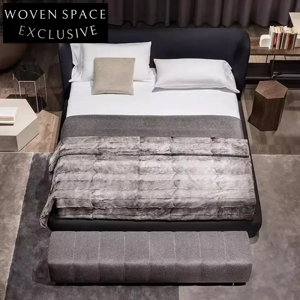 Luxurious Fabric Upholstered Queen Size Bed for Modern Bedrooms