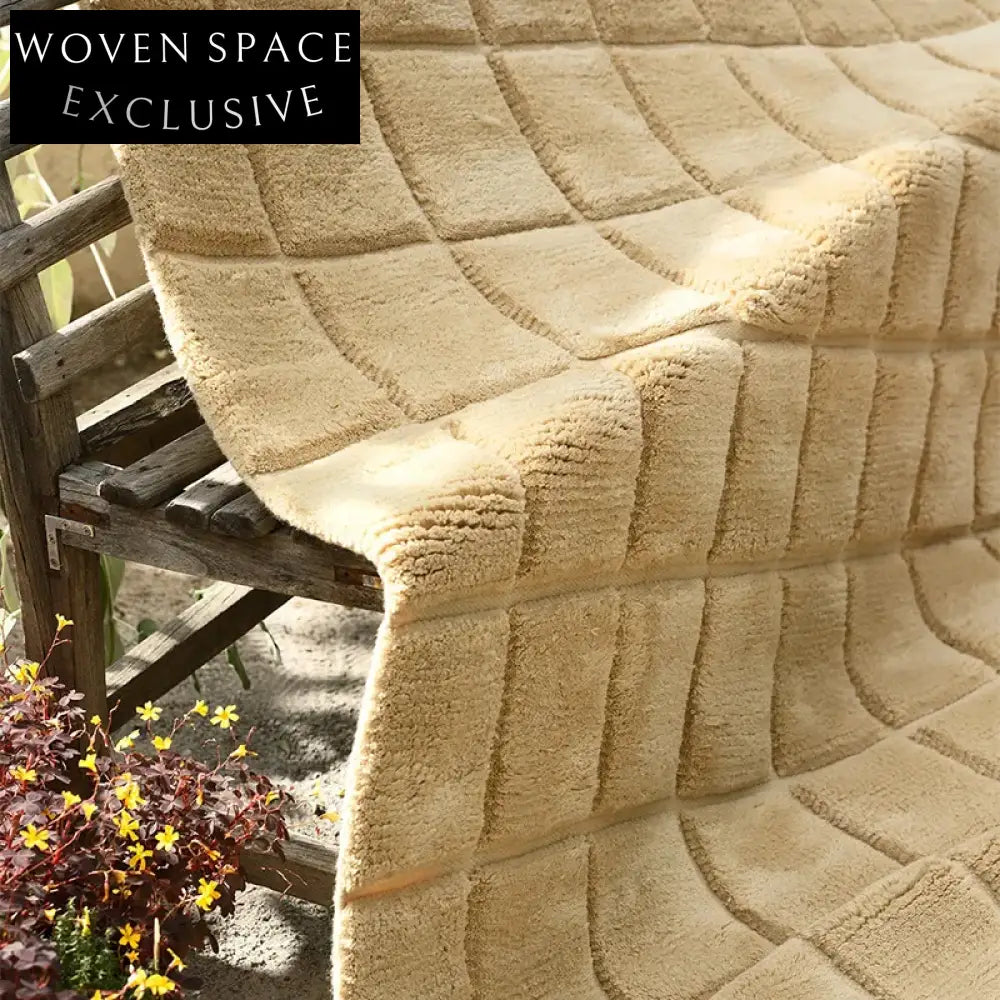 Luxurious Handcrafted Modern Minimalist Area Rug for Living Room Decor