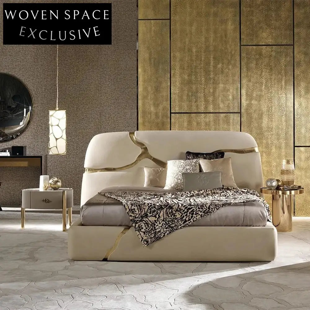 Luxurious Italian Leather Solid Wood Upholstered Modern King Size Bed