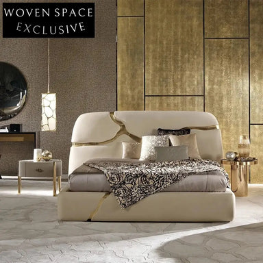 Luxurious Italian Leather Solid Wood Upholstered Modern King Size Bed