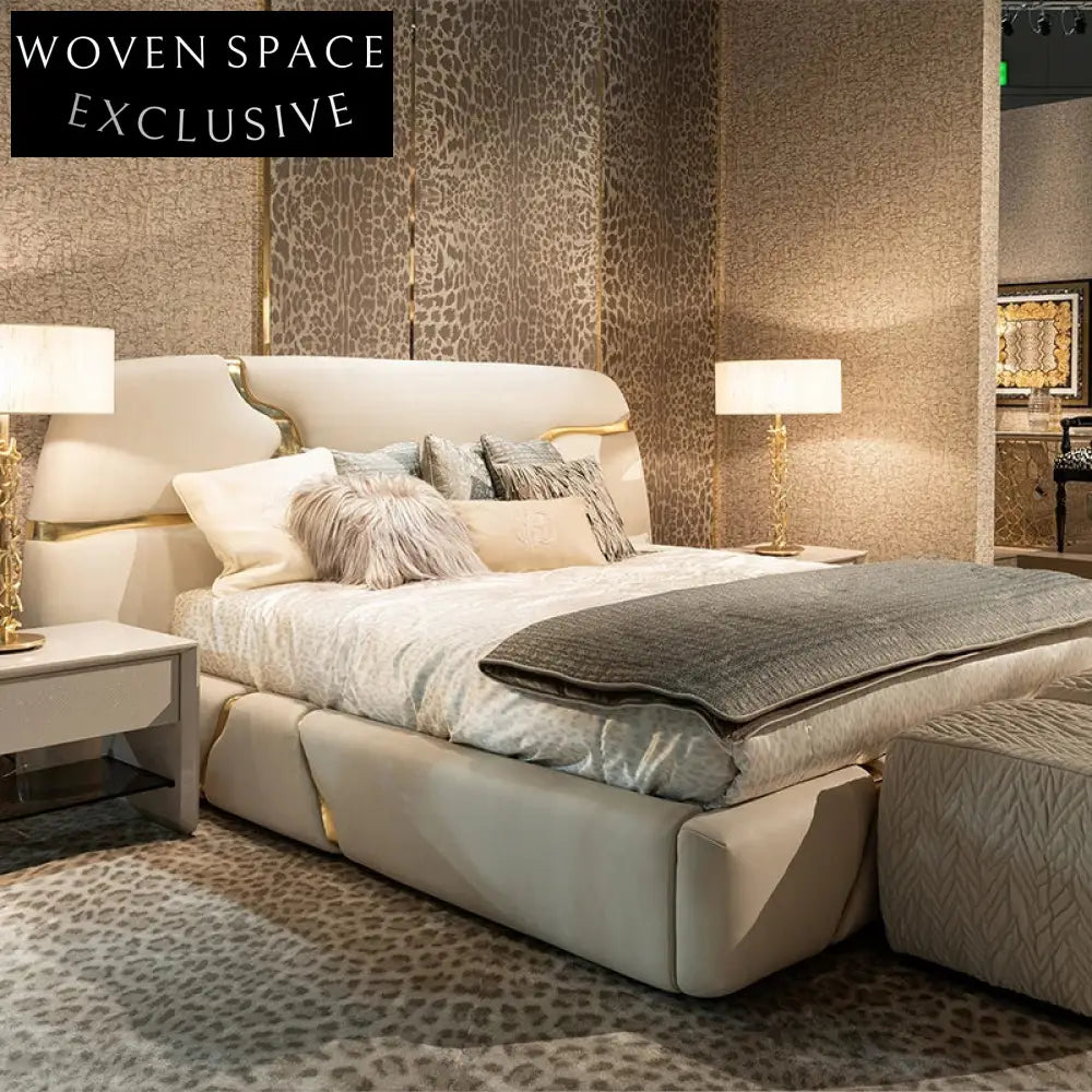 Luxurious Italian Leather Solid Wood Upholstered Modern King Size Bed