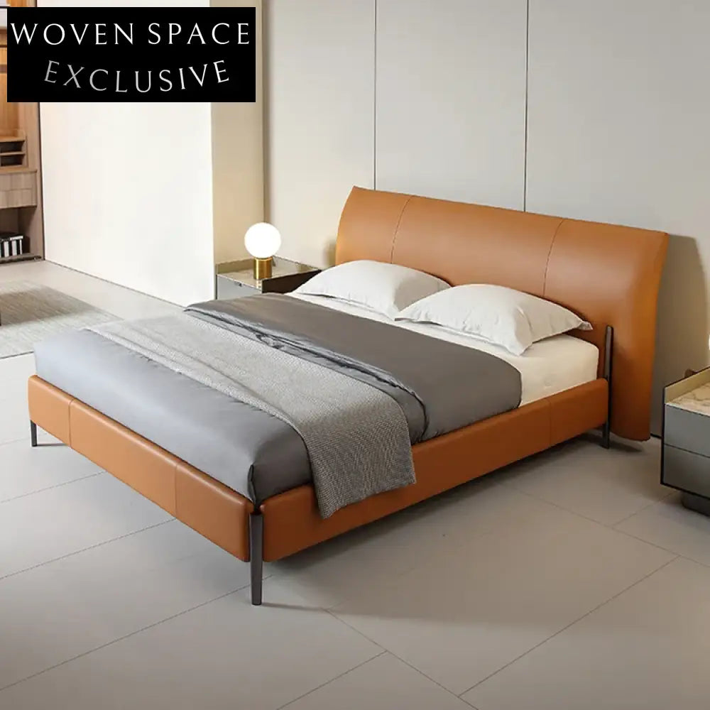 Luxurious Italian Leather Upholstered Solid Wood Tufted Headboard Platform Bed