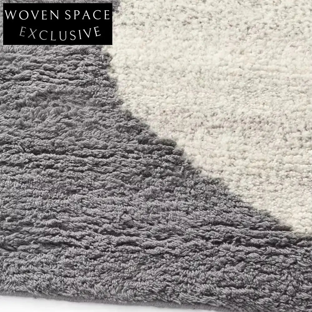 Luxurious Modern Geometric Handmade Polyester Area Rug for Stylish Home Decor