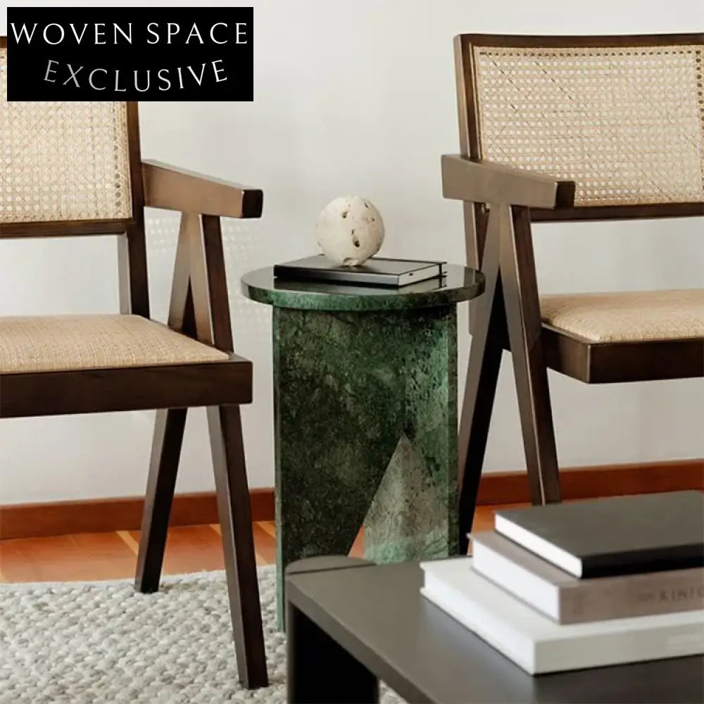Luxurious Modern Round Marble Coffee Table with Elegant Metal Base for Living Room