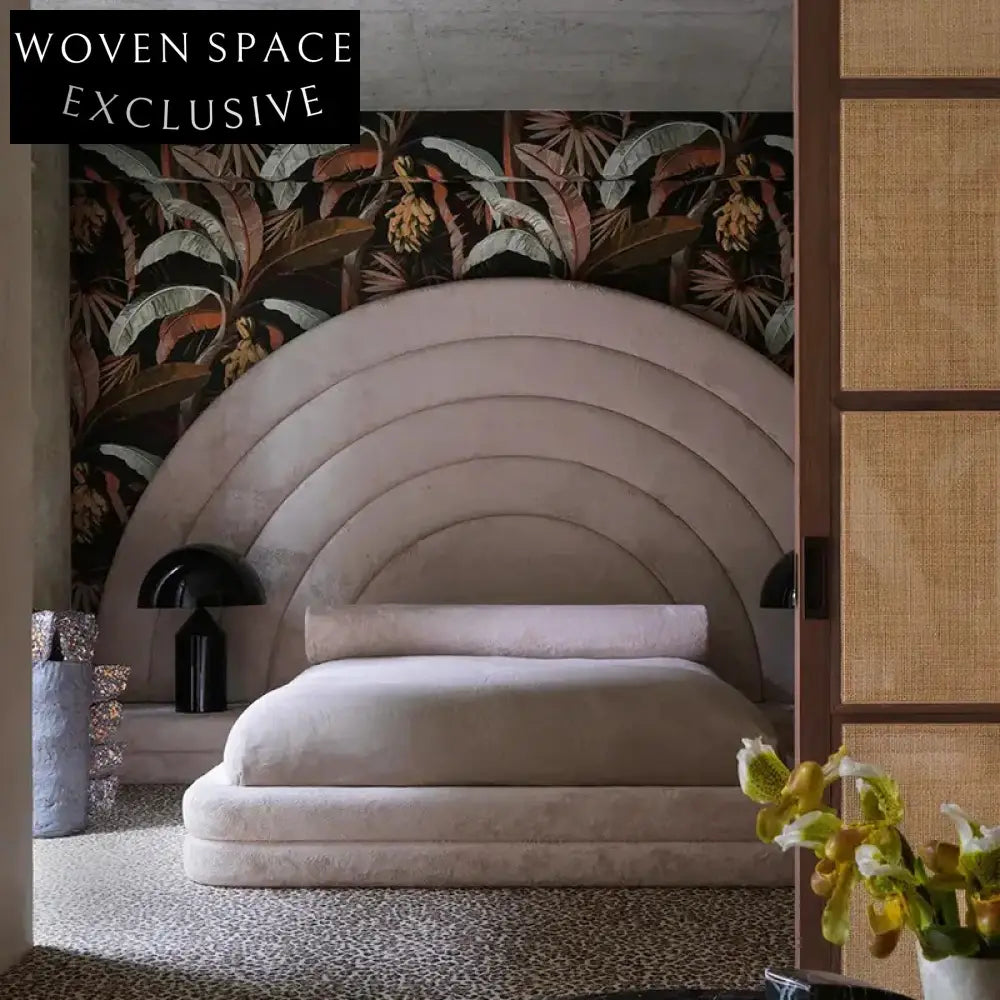 Luxurious Modern Solid Wood Upholstered Queen Bed