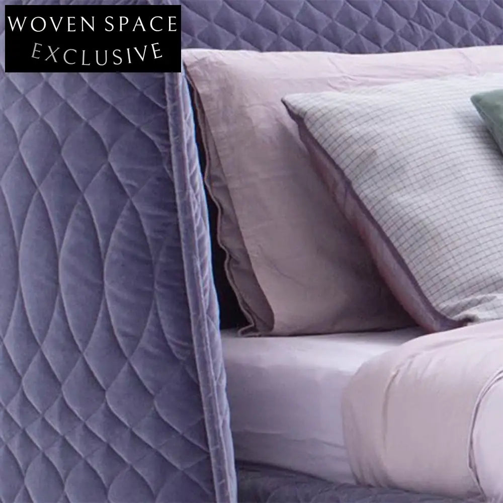 Luxurious Modern Velvet Fabric Upholstered Wooden Bed Frame for Bedroom