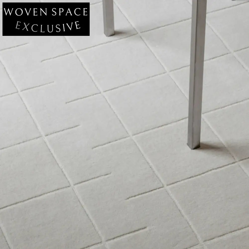 Luxurious Plush Polyester Handmade Striped Plaid Area Rug for Living Room