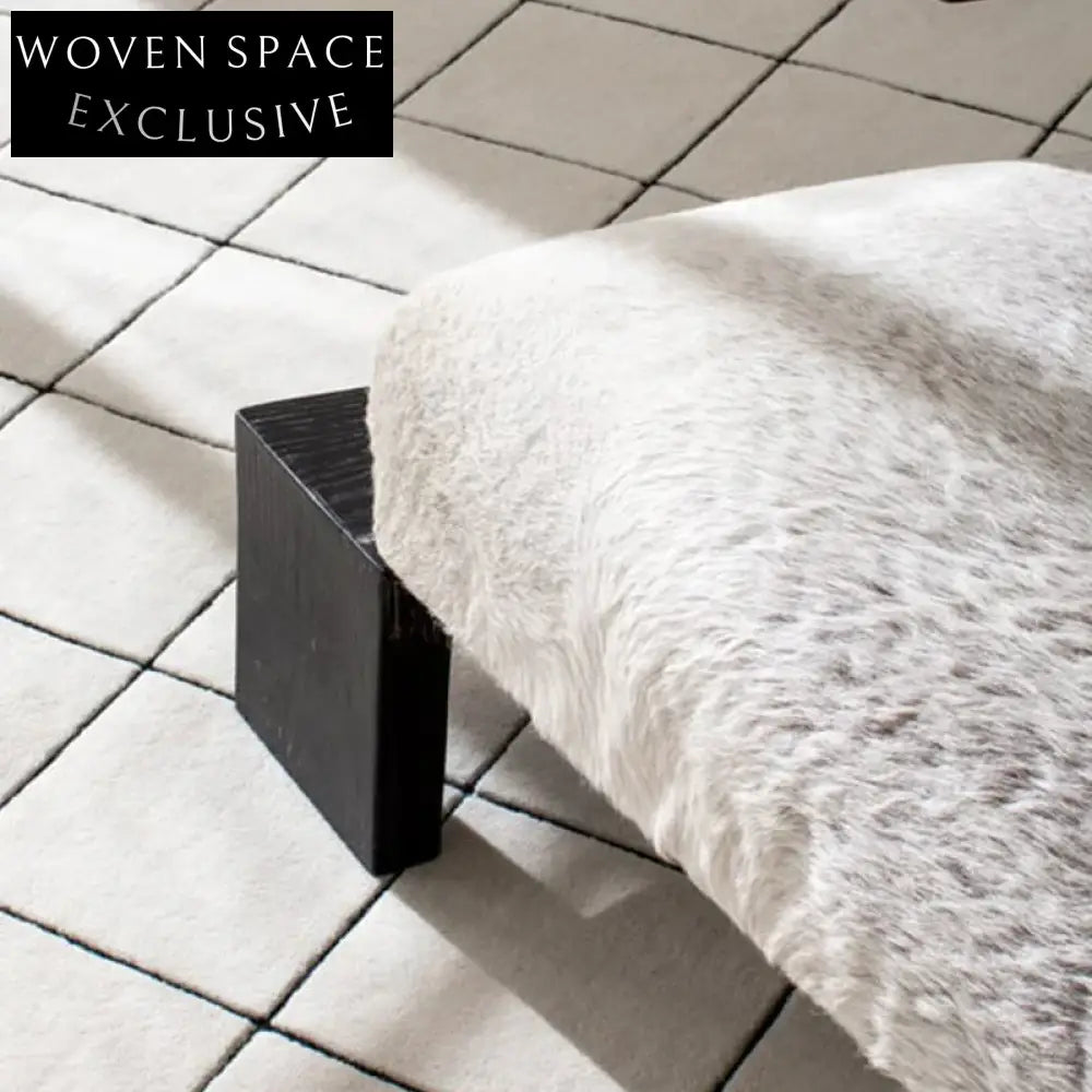 Luxurious Plush Polyester Handmade Striped Plaid Area Rug for Living Room