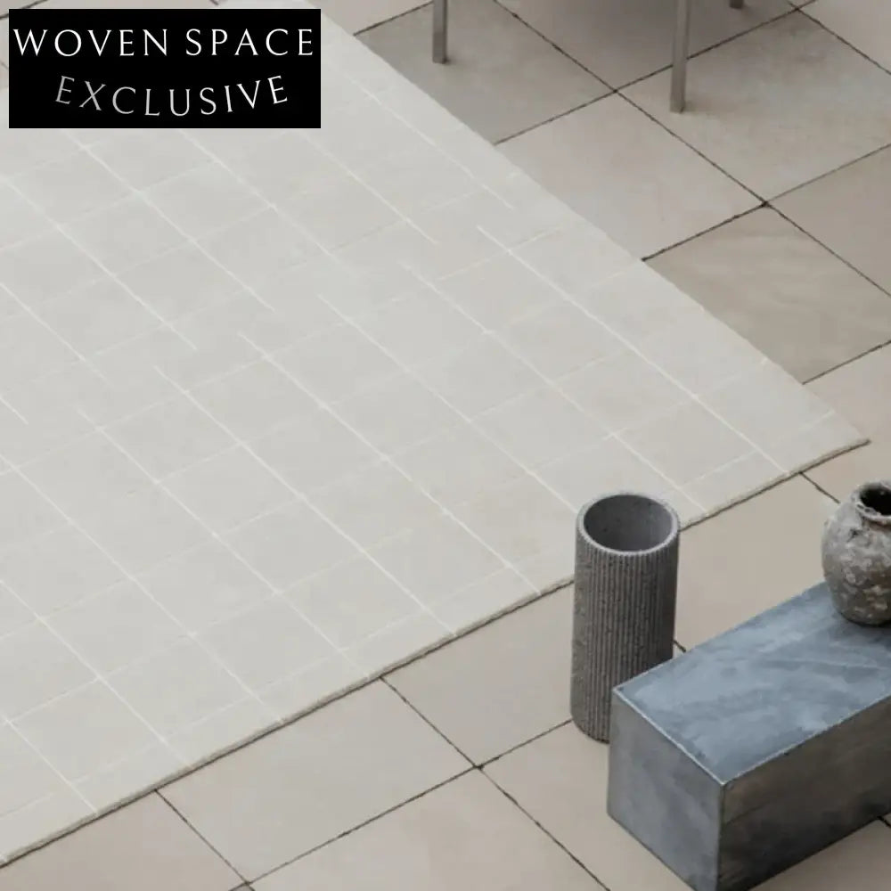 Luxurious Plush Polyester Handmade Striped Plaid Area Rug for Living Room